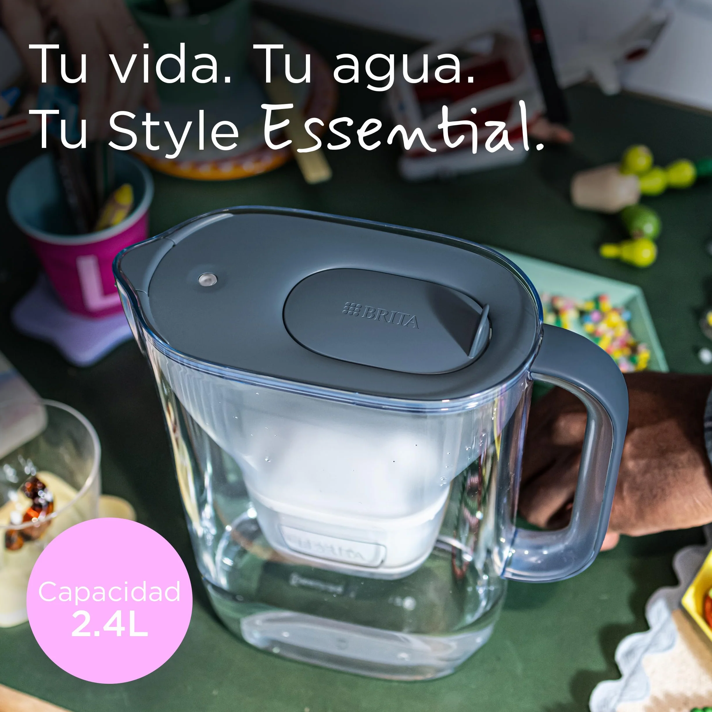 BRITA Jarra filtrante Style Essential Azul (2.4L) incl. 1x MAXTRA PRO PURE PERFORMANCE | Compatible con la puerta del frigorífico, con indicador LED, filtra impurezas, metales y mucho más