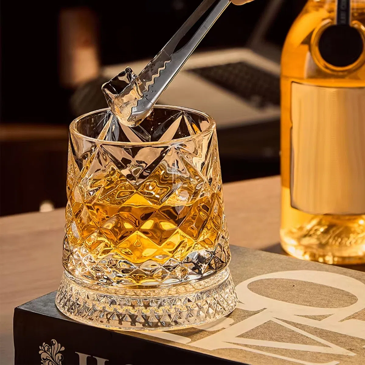 360 Degree Rotating Whiskey Glass, Rotating Crystal Whiskey Tumbler Glass for Bourbon and Cocktails, Spinning Whiskey Glasses for Bar, Home & Gifting (Style-C)