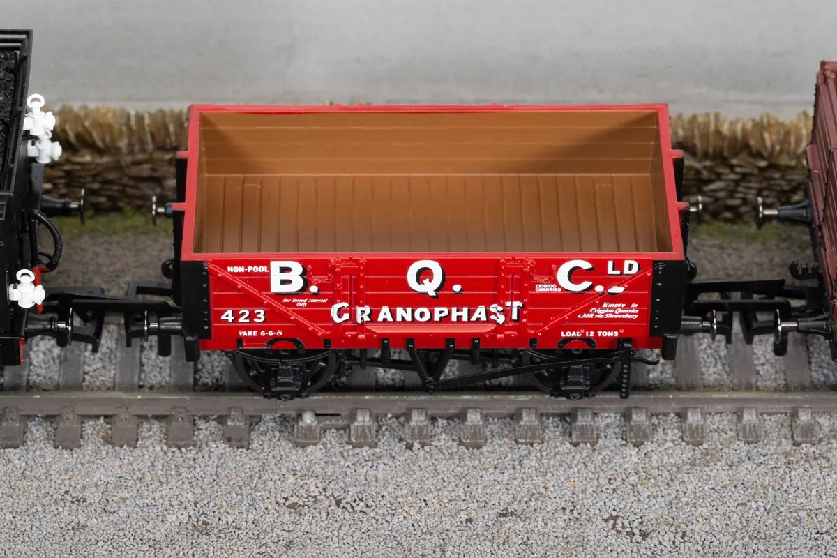 Vagón Hornby R60295 BQC de 4 tablones n.º 423