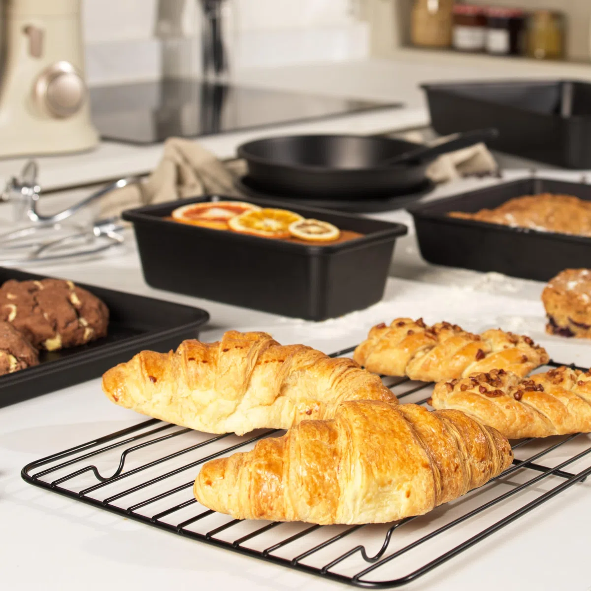 Salter BW12572EU7 Set de hornear de 7 piezas - bandeja para hornear, molde para pastel, molde para tarta, para pan de molde, molde para brownie, molde para asar, rejilla para enfriar, antiadherente