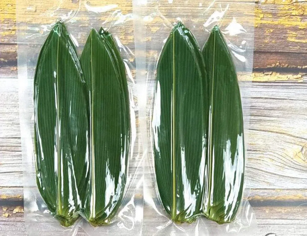 100 hojas frescas pequeñas de bambú envasadas al vacío, hojas de bambú salvaje natural para cocina japonesa, sushi, carne, vajilla, materiales de decoración - S