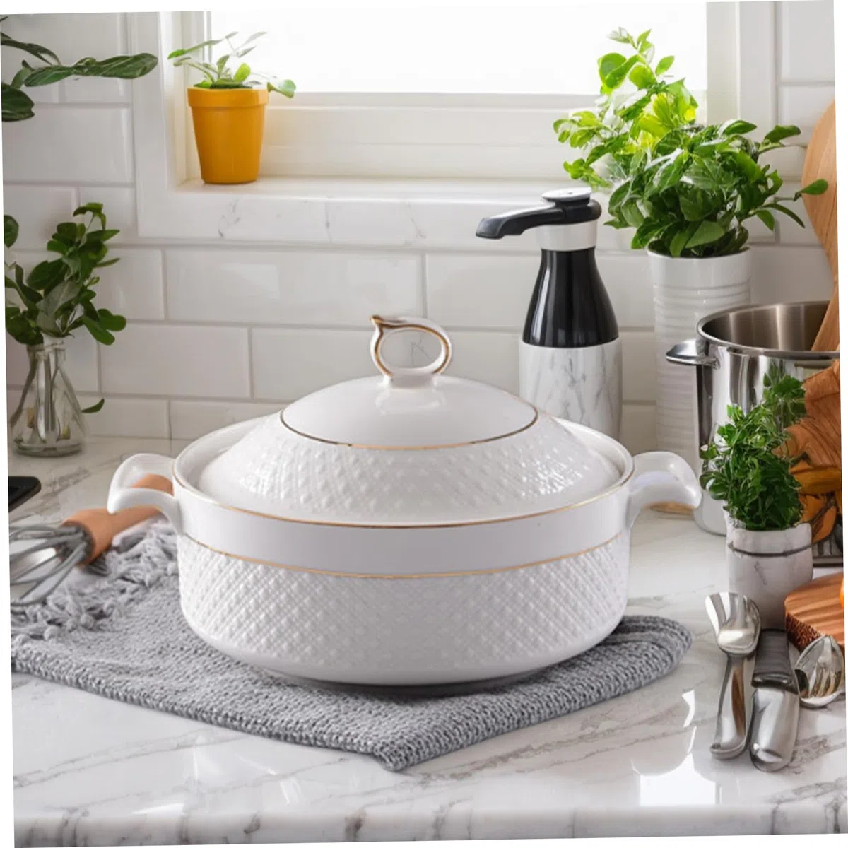 Cerámica de sopa de treen, 1.5L para servir blancos con borde dorado de doble manija tureen con tapa y cucharón para pasta, con tapa y cucharón