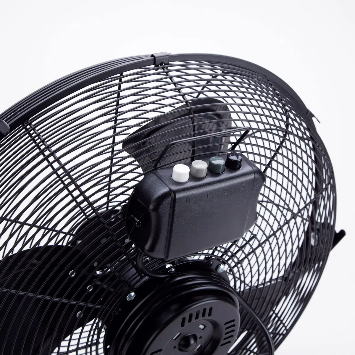 JATA VC3000 - Ventilador de aire industrial con 3 aspas metálicas. Gran ventilación. 3 velocidades. Multiorientable. Rejilla protectora trasera y delantera. Medidas: 50 x 55 cm