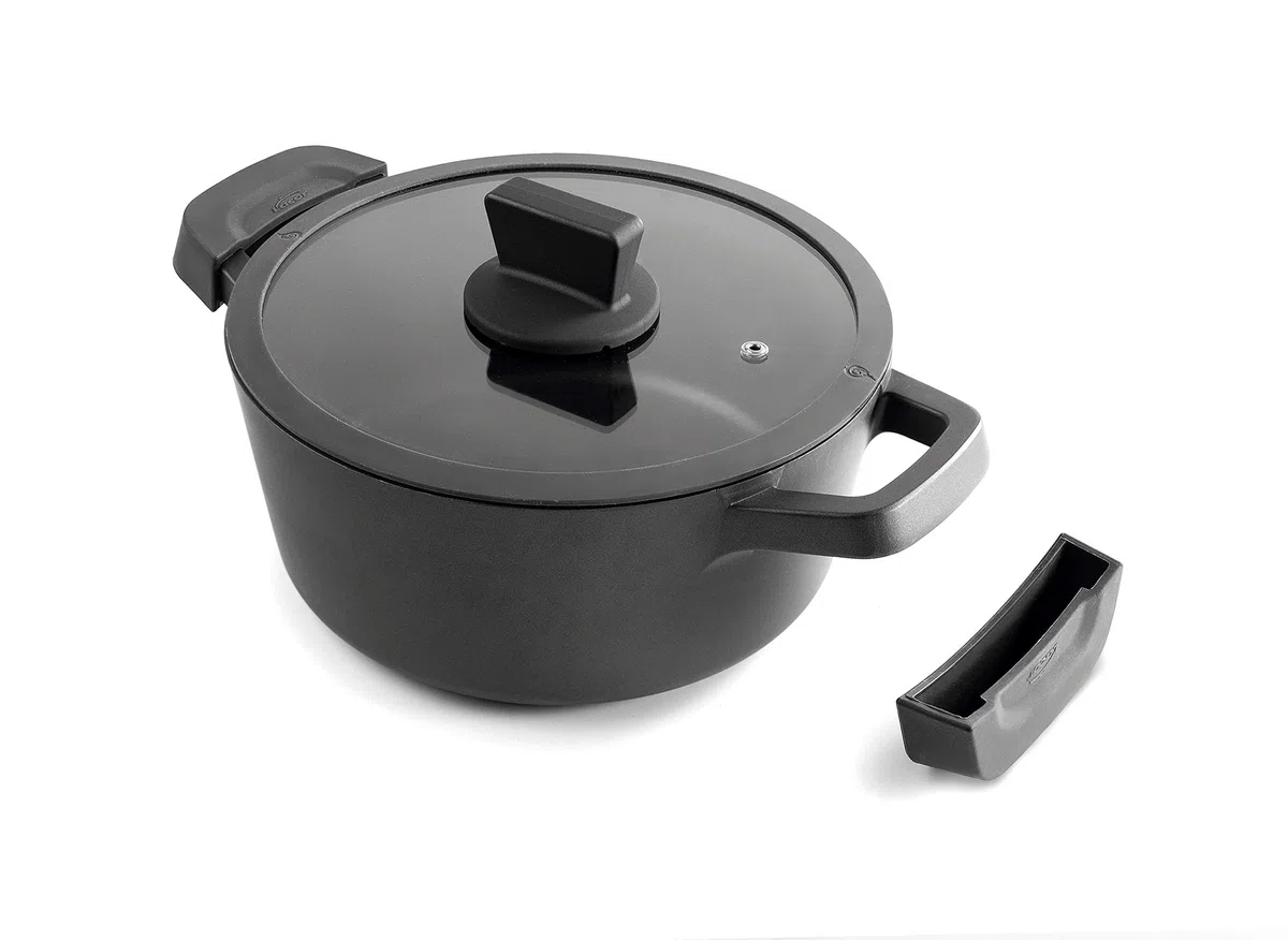 Lacor - Cacerola con tapa titanium pro con antiadherente, Aluminio, 28 cm