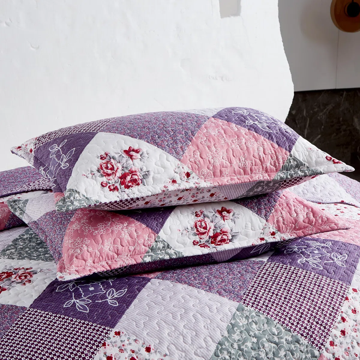 WONGS BEDDING Colcha 240 x 260 cm Manta de Cama de Patchwork Colchas Acolchadas Patrón Floral Edredón de Microfibra Colcha a Cuadros con 2 Fundas de Almohada 50 x 75 cm (Rosa Morado)