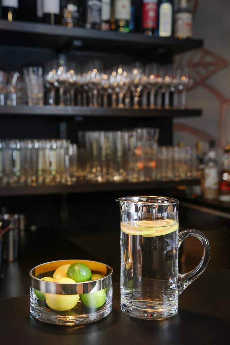 EDZARD Jarra Robert, vidrio soplado con borde de platino, altura 20 cm, capacidad 1 litro, cántaro, jug, taza, pitcher, jarron, para agua, zumo, té helado