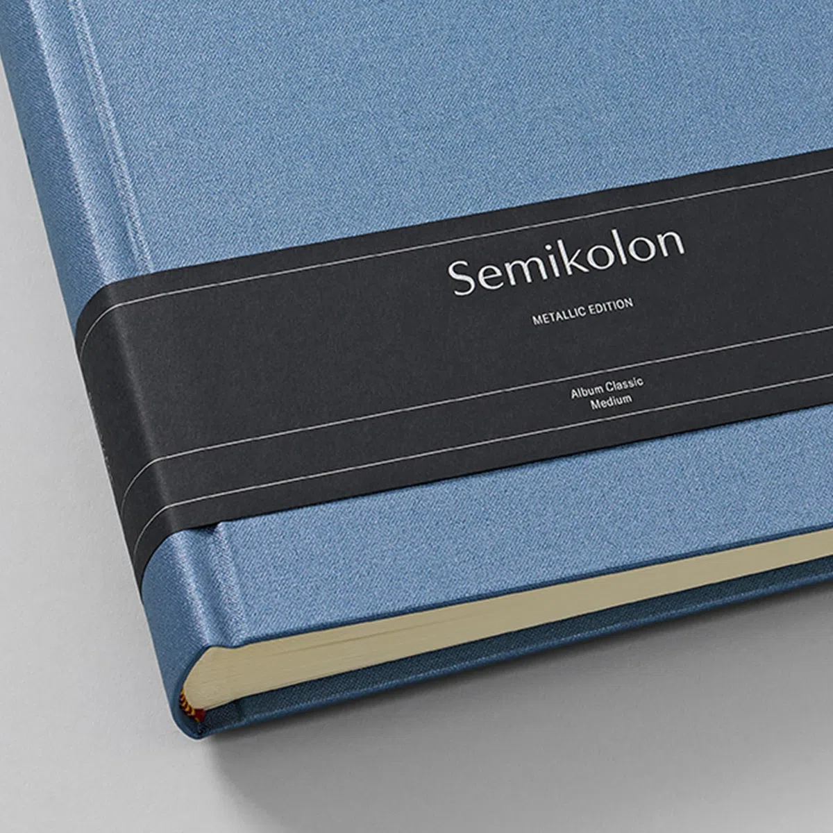 Semikolon 600079 Álbum de fotos Classic Medium - 21,6 x 25,5 cm - 80 páginas de color crema, para 160 fotos - Edición metálica Electric Midnight