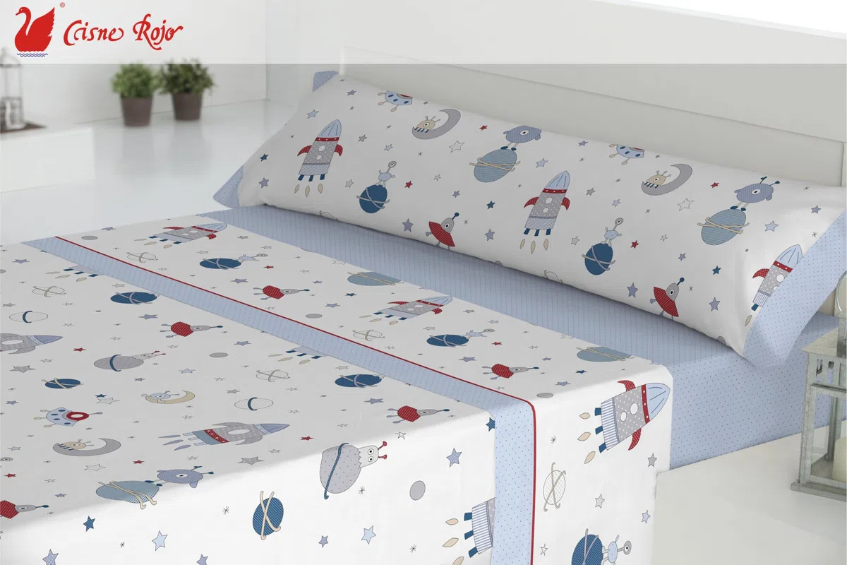 Cisne Rojo Juego de Sabanas Verano. Juego Sabanas Todo el Año. Sabanas Frescas. Sabanas Estampadas. Modelo Galaxia. Color Celeste. Cama 105 cm (200049-105-C)