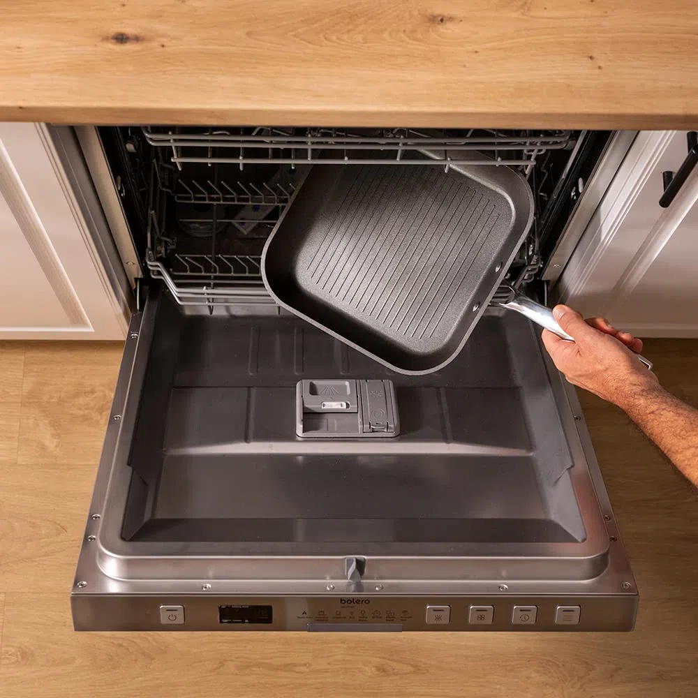 Cecotec Grill Polka Fantasy Grill Silver. Diámetro 28 cm, Aluminio Forjado, Revestimiento Antiadherente Whitford Eterna, Libre PFOA, Mango de Acero Inox, Apto para todo tipo de cocinas