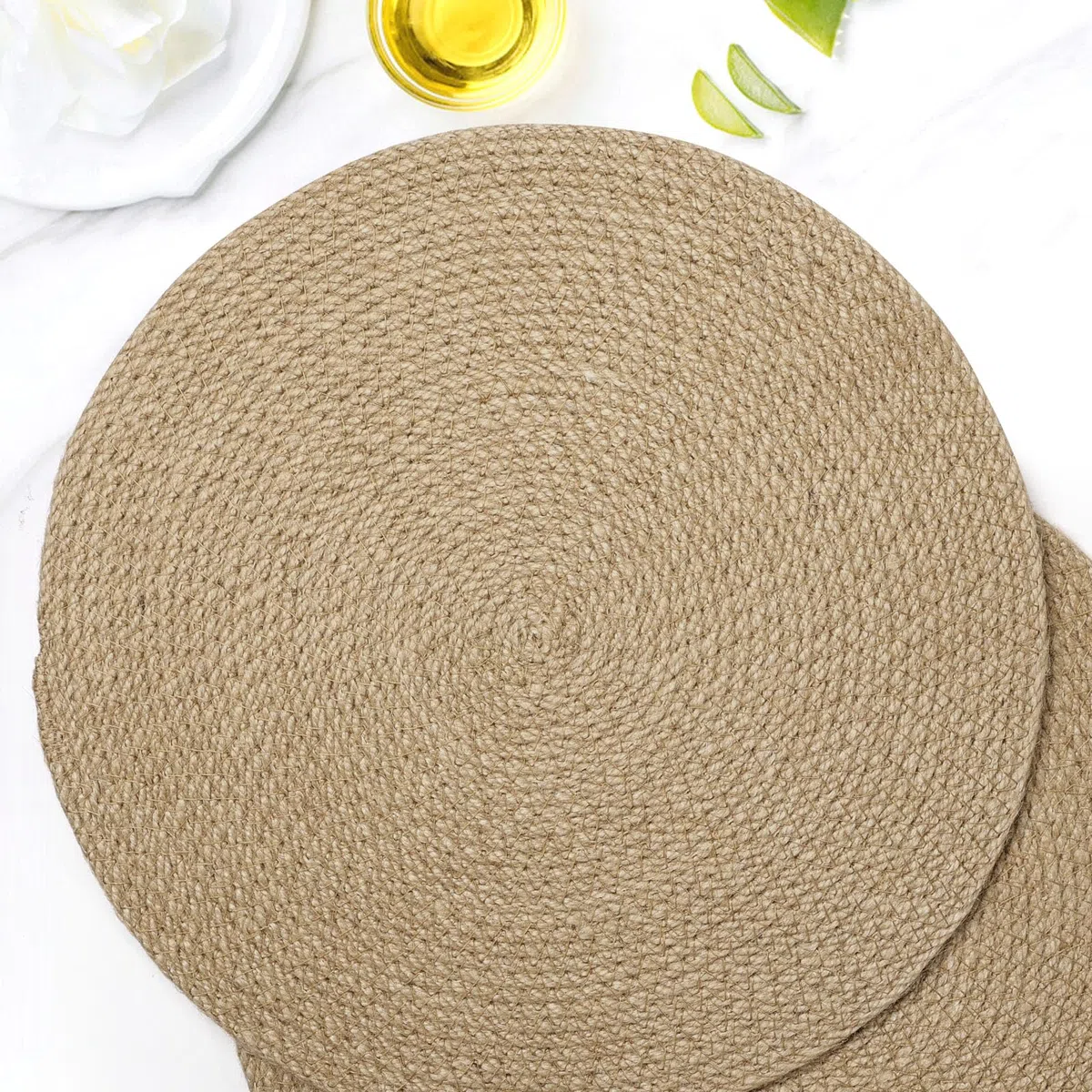 comfoyar Juego de 4 Manteles Individuales Trenzado Redondo Natural, Salvamanteles Individuales de Manteles Resistente al Calor para Cocinas y Comedores Decoración de Mesas para Fiestas 33cm