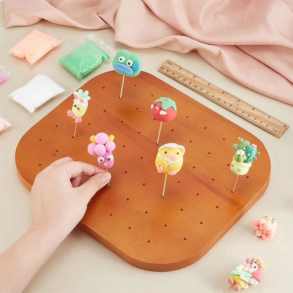 PH PandaHall Soporte de madera para pinchos de alimentos con 59 agujeros, brochetas de frutas, suministros de catering, soporte de caramelos, figuras de arcilla, bandejas de exhibición para