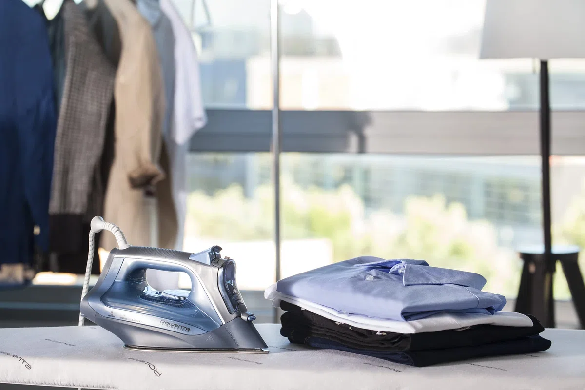 Rowenta Express Steam DW4320 plancha de vapor 2500 W, suela Microsteam 300 láser, salida vapor 40 g/min (Reacondicionado)
