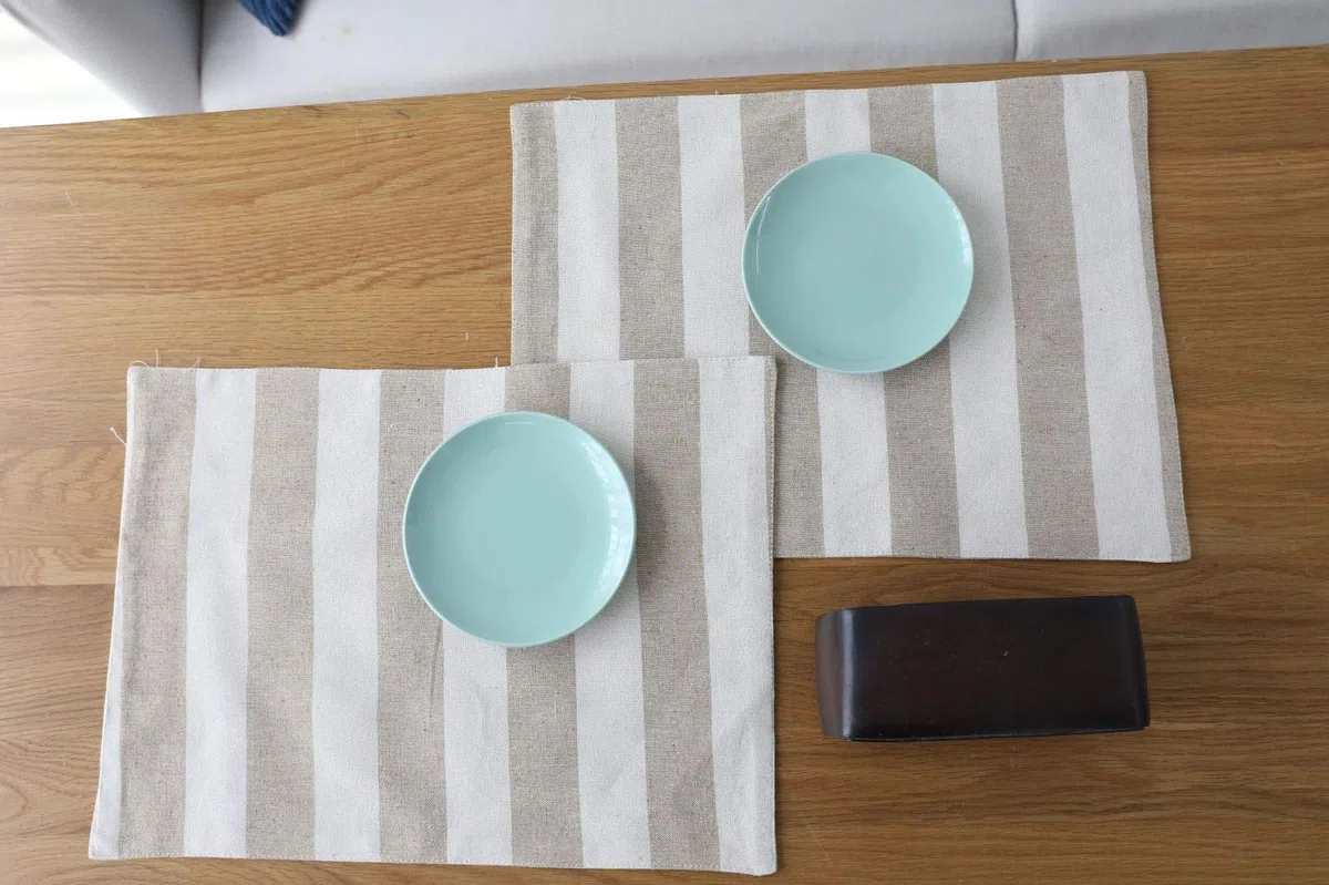 Esteras de tabla de la raya, manteles individuales antimanchas del aislamiento de calor, esteras de lugar lavables de la tela para la decoración de la mesa de la cocina del comedor,Beige_set of 6