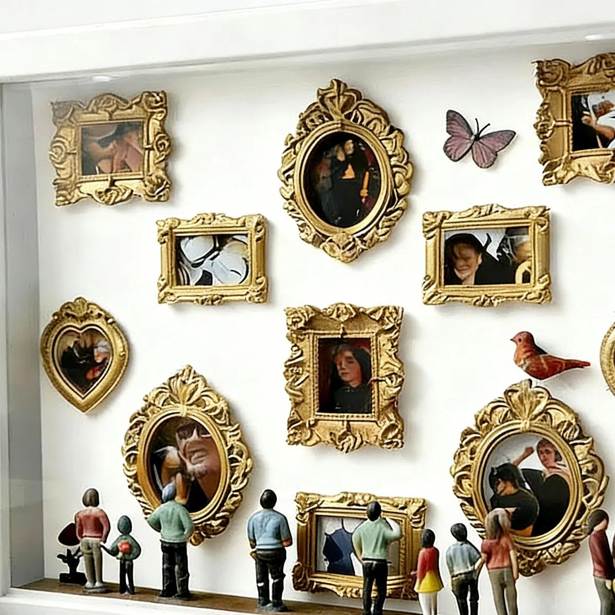 Genérico Marco de Museo Miniatura,Vitrina para Fotos con Luz y Silueta - 11 Piezas de Marcos Miniaturas con 8 Figurillas - para Decoración del Hogar, Bodas y Cumpleaños Familiares