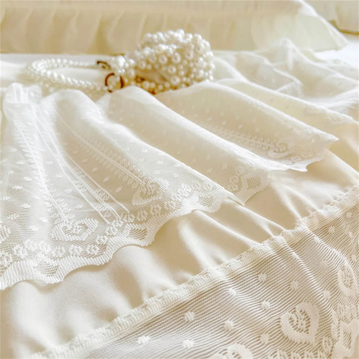 Odot Color Sólido Sabana Bajera con Volantes, Diseño de Borde de Encaje Blanco Sabana Bajera con Faldon Falda de Cama con Volante Suave Faldas de Cama Protector de Colchó (Blanco Crema,150x200cm)