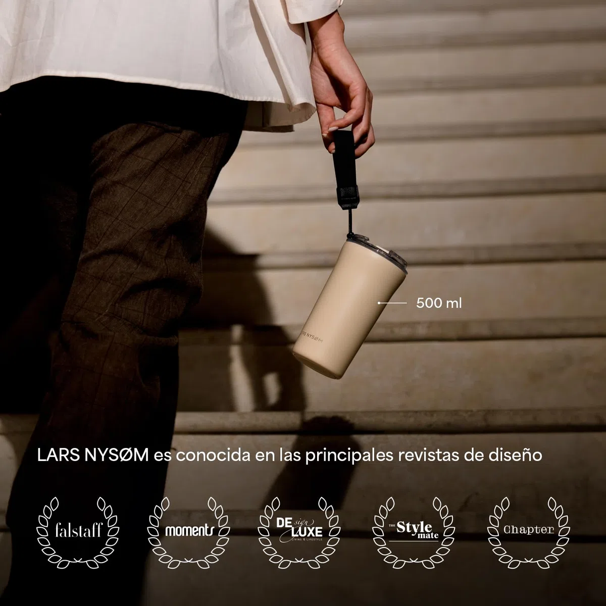 LARS NYSØM Taza térmica café para llevar con correa y Tapa Tritan | Termo Café de 0,38 litros con aislante | Travel mug de acero inoxidable a prueba de fugas (Almond Beige, 380ml)
