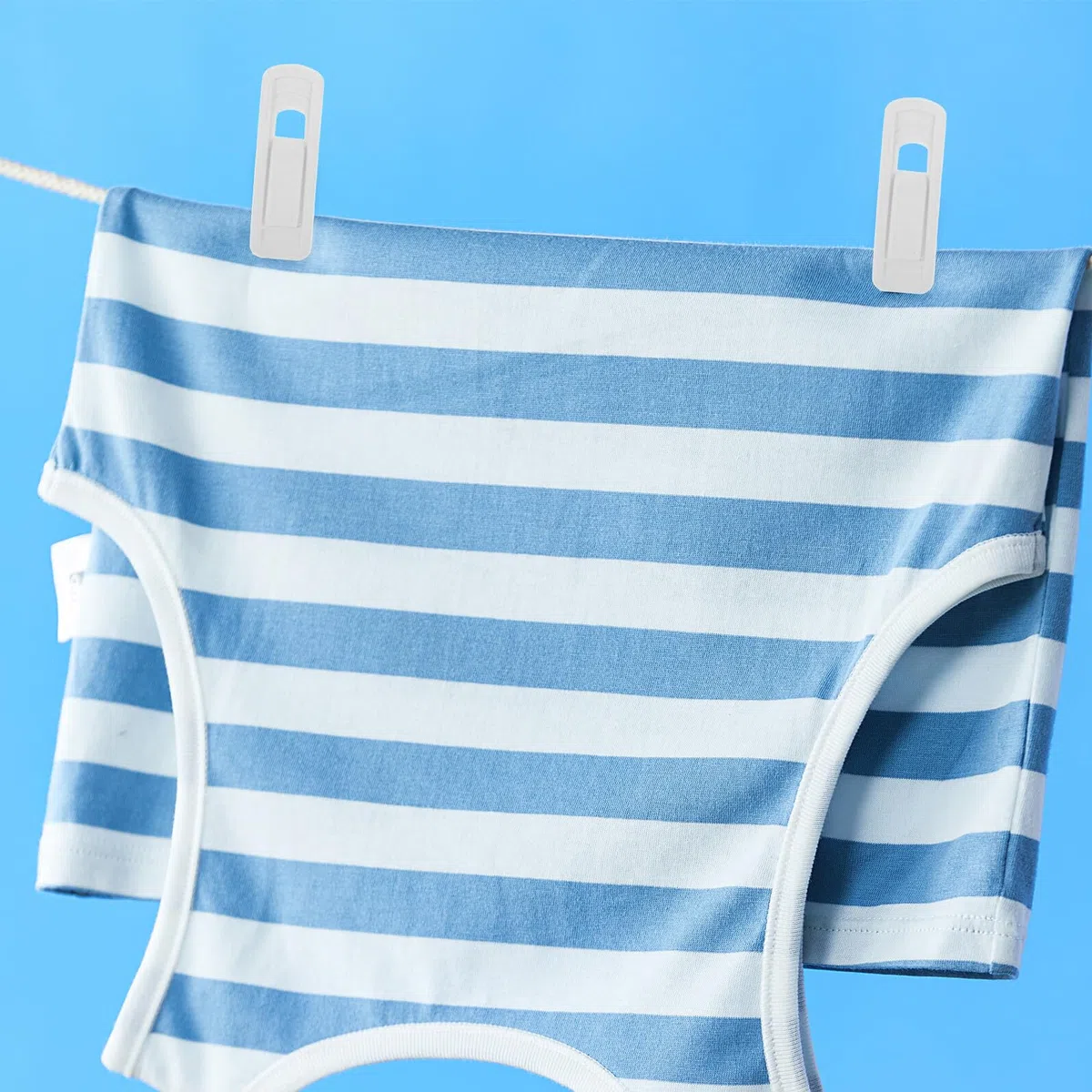 VALICLUD Pinzas para Tendedero de Plástico, 50 Unidades, Recubrimiento de Terciopelo Antideslizante, Resistentes al Viento para Ropa Delicada, Pantalones y Faldas, Uso Interior