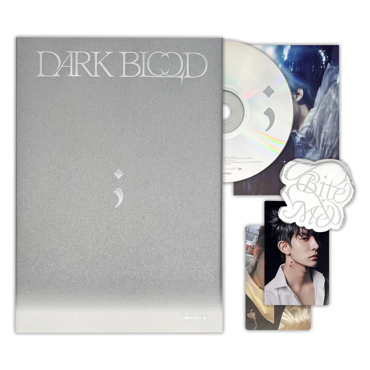 ENHYPEN – Libro de fotos Dark Blood (ENGENE ver. - RANDOM) Photo Book + CD-R + Card + Concept Card + Sticker + Postcard + 2 Pin Button Badges + 4 Extra Photocards
