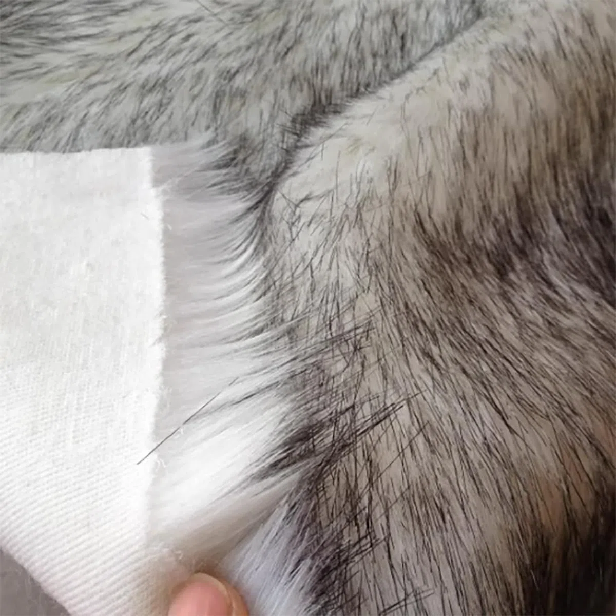 Material De Piel Sintética De Zorro De Pelo Largo Tela De Imitación De Piel Tela Esponjosa Base Blanca Con Puntas Negras Tela De Felpa Para Decoración Cabello De Papá Noel Manualidade(Size:170cm*50cm)