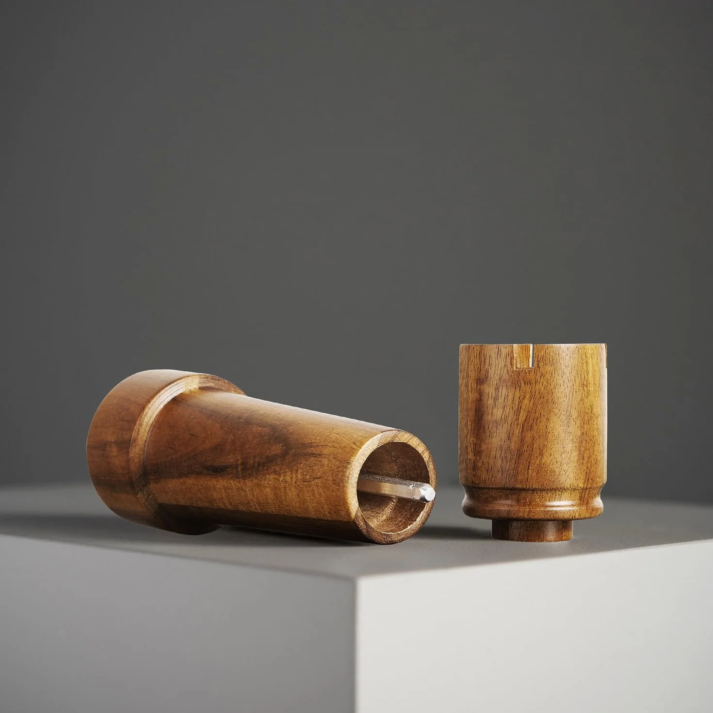 Molinillos de Sal y Pimienta con Diseño de Ajedrez en Madera - Juego de Molinillo de Sal y Pimienta Manual con Mecanismo de Cerámica, Tamaño Pequeño 20cm