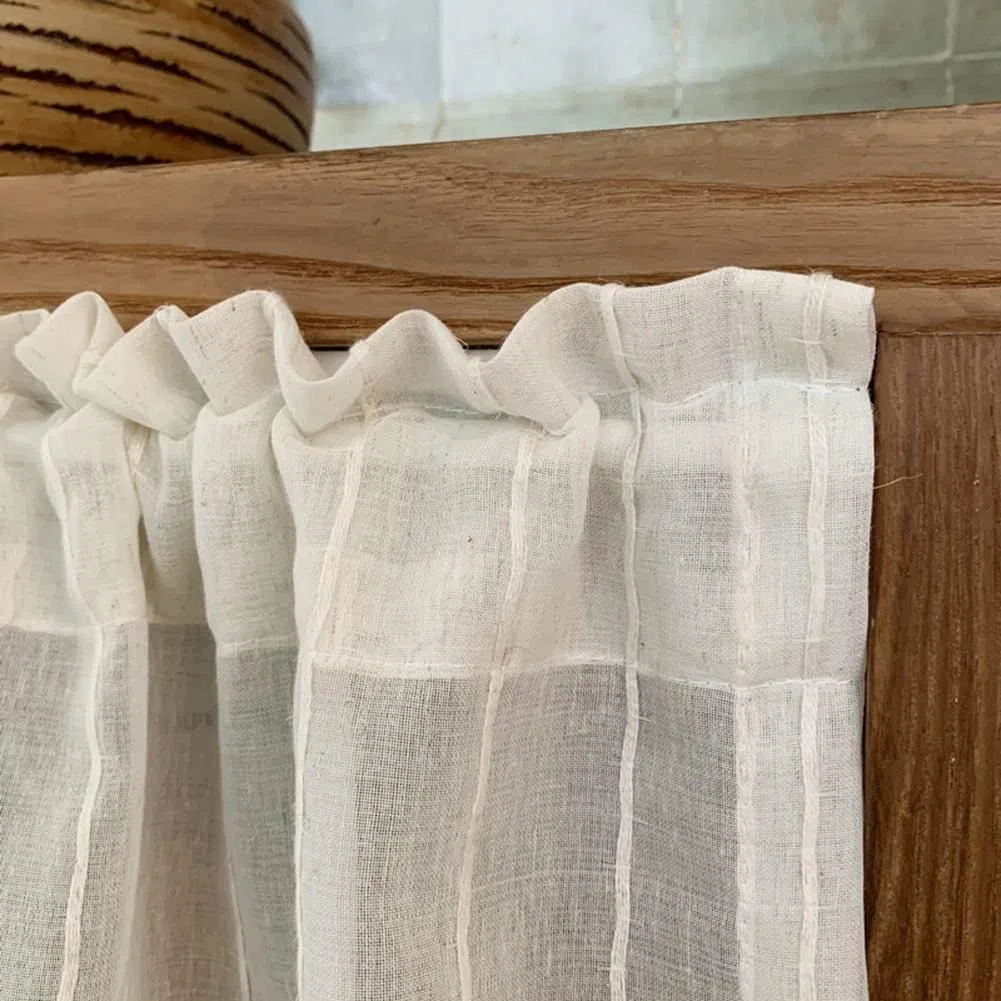 Cortina de cocina con textura de lino bohemio, cenefa semitransparente, panel corto rústico para ventanas pequeñas, bolsillo para barra