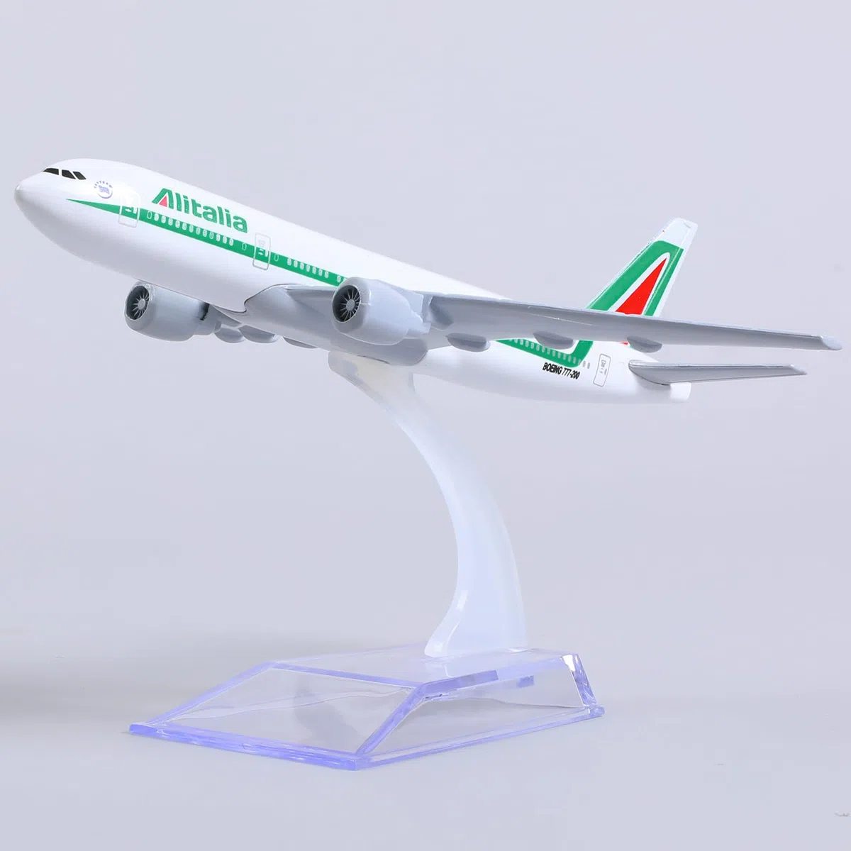 Modelo de avión Alitalia 777 de metal fundido a escala 1/400 para Boeing 777 con soporte. El kit de modelo de avión de aleación coleccionable se puede utilizar como regalo.