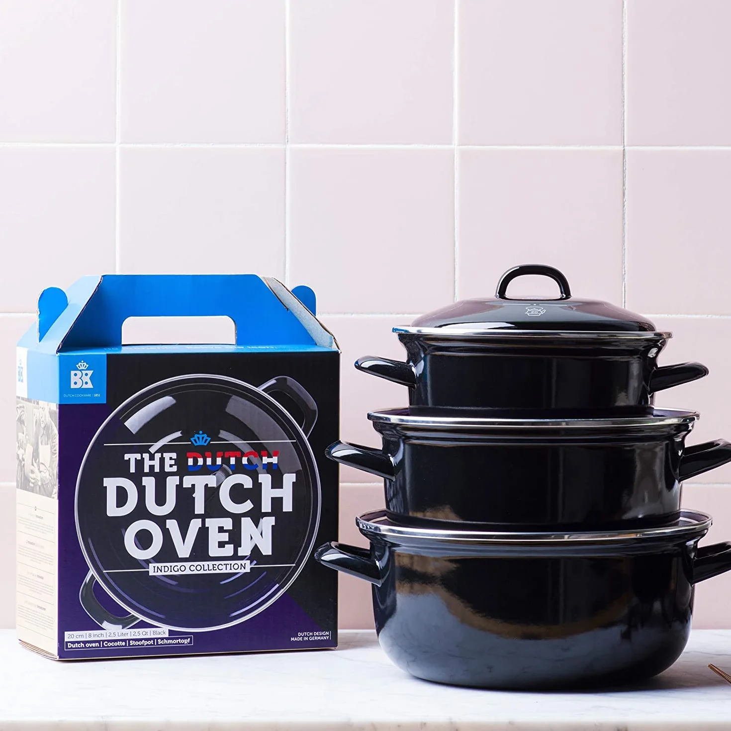 BK Indigo Cacerola Tradicional Holandesa con Esmalte Alemán y Tapa con Revestimiento Cerámico Antiadherente sin PFAS, 24 cm/4,2 Litros, Inducción, Apta para Lavavajillas y Horno, Negra