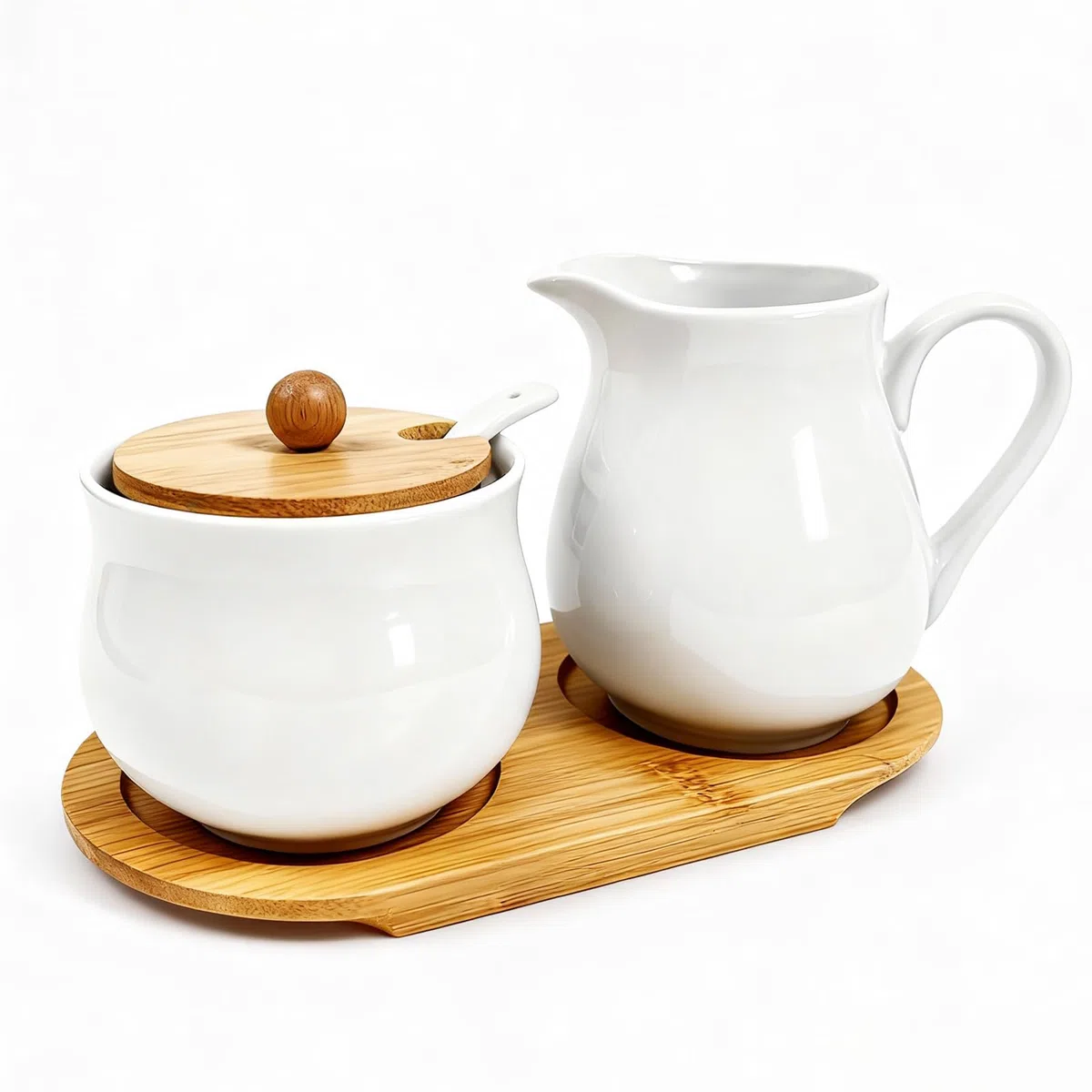 GBKDQQ Juego de leche y azúcar con tapa y cuchara, jarra de leche blanca de cerámica y azucarero con bandeja de madera, juego de azúcar para cocina, comedor, lavavajillas y microondas