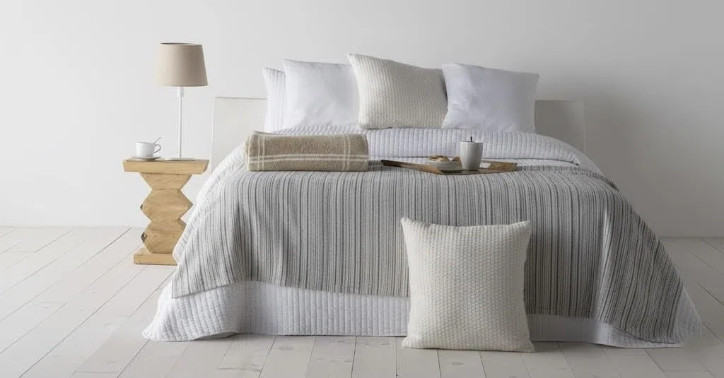 VIALMAN Fular Toscana 5 | Plaid Sofá | Colcha Multiusos | Tamaño 230x260cm | Colcha Gris