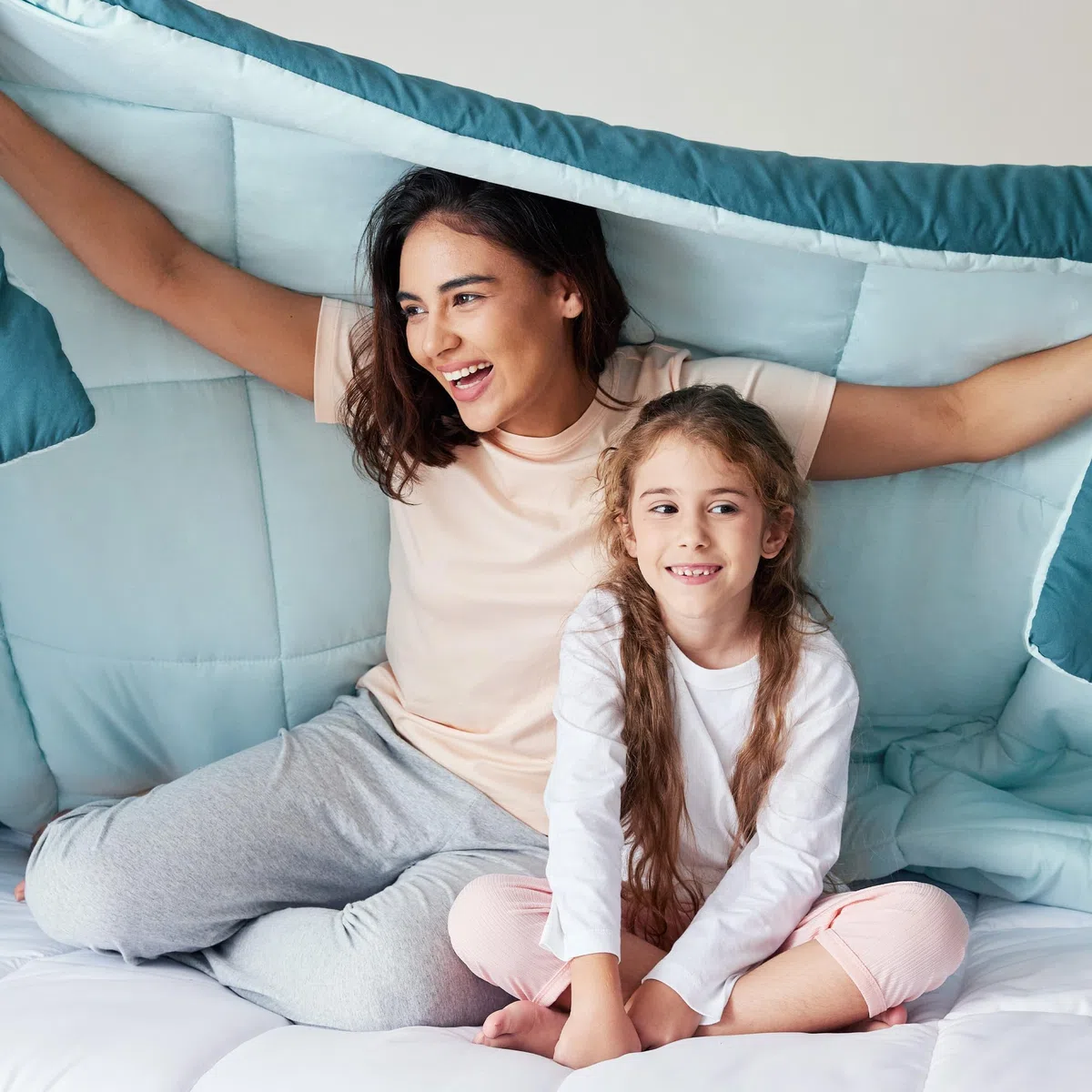 Exclusivo Mezcla Edredón para Cama 135/150, Edredón Nórdico Suave, Reversible y Transpirable, 220 gr/m² en Microfibra, Adecuado para Verano, Verde Azulado Polvoriento/Azul Balneario (220 x 230 cm)