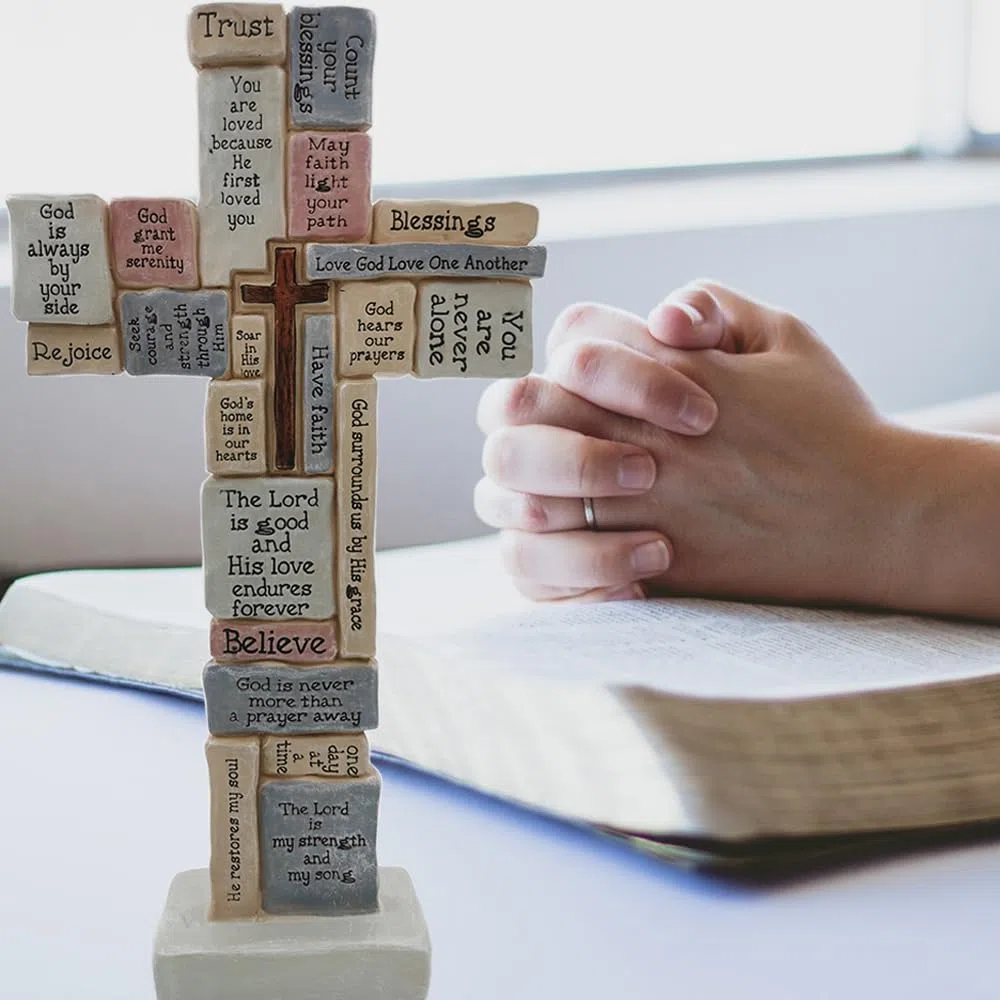 Escultura de cruz con palabras cristianas y refranes crucigramas mesa inspiradora cruz para decoración del hogar, regalos cristianos