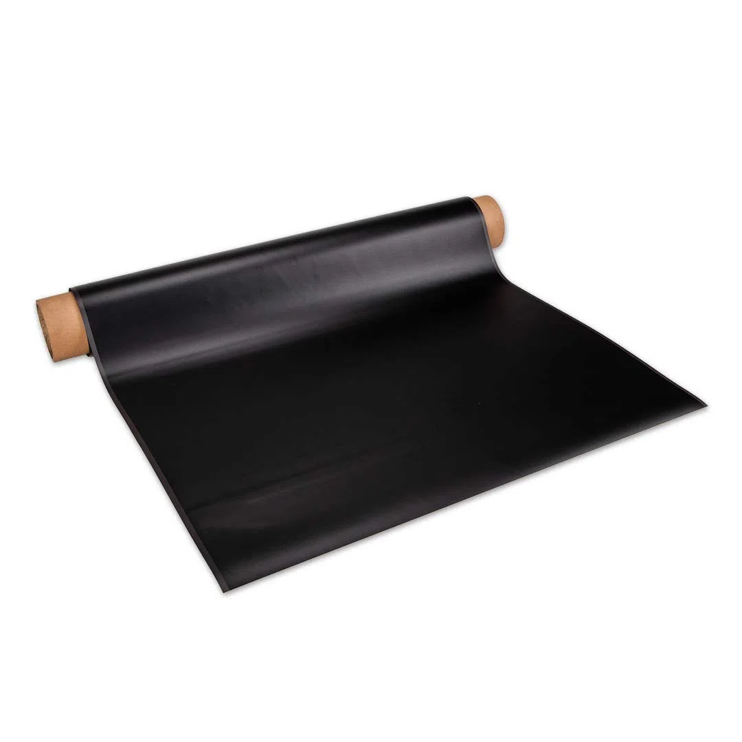 Lámina magnética (magnets4you) recubierta en negro, ancho 615x0,85 mm, por metro.