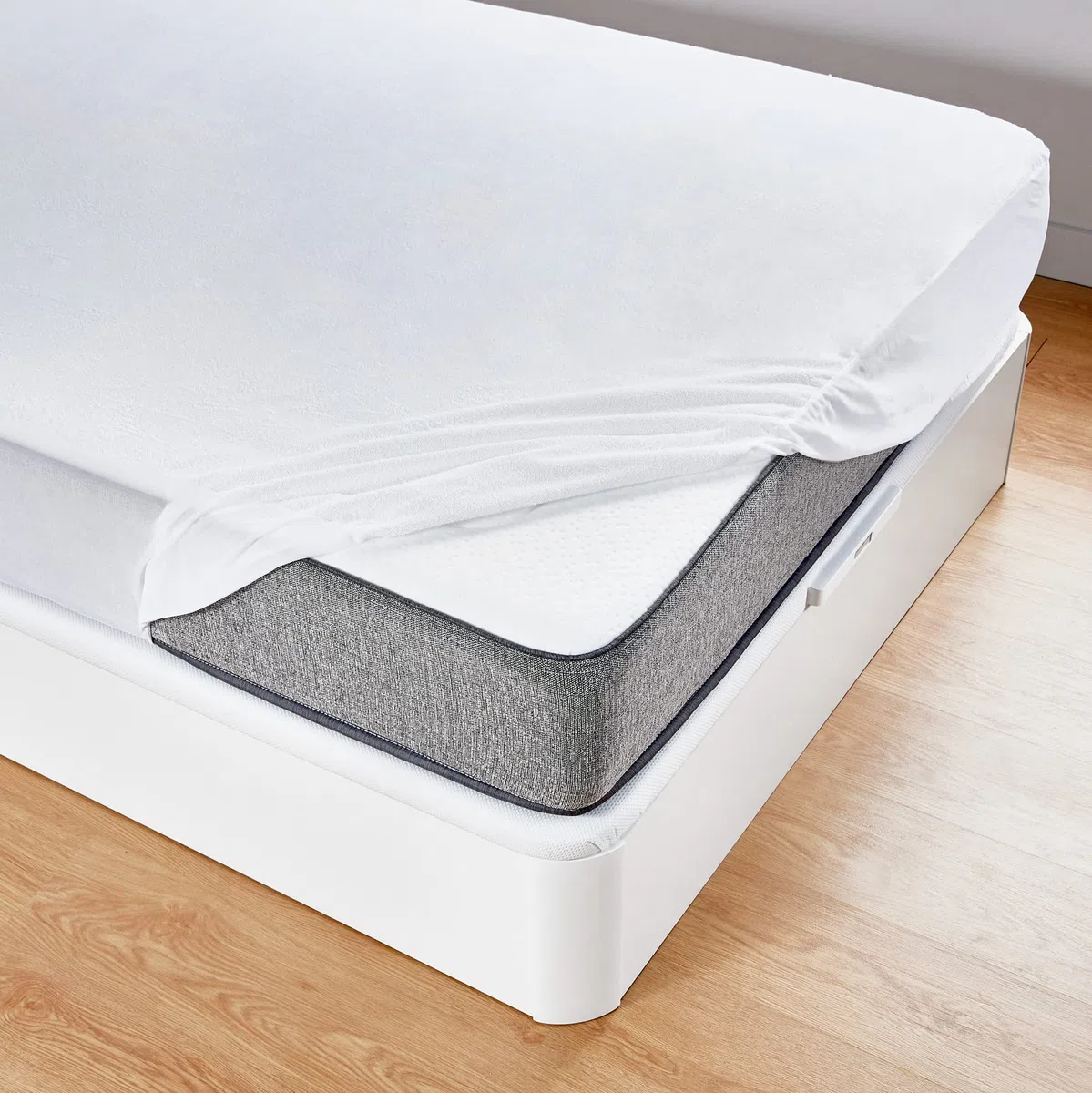 Pikolin Home - Protector de Colchón Impermeable Rizo y Transpirable Absorbente, Certificado Oeko-Tex, para Cama de 150, hasta 32 cm de Altura - Cubrecolchón 150 x 190/200 cm