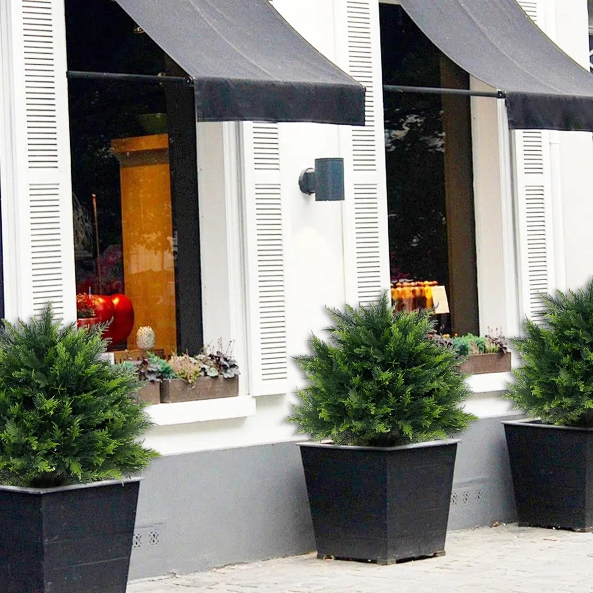 Árboles topiarios de cedro artificiales para exteriores, plantas de ciprés realistas para interiores, árbol de hoja perenne resistente a la intemperie de 2 pies con estaca de tierra para patio, jardín