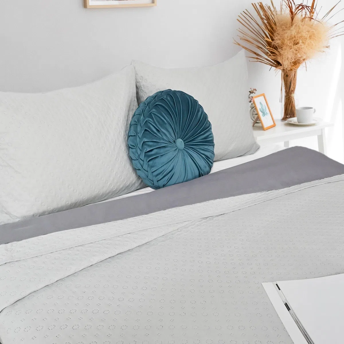 HOMEYA - Colcha bouti para Verano y Entretiempo, 100% Poliester, Colcha Cubre Cama Fina, suava, 250x265 Gris Claro para Cama 150 con Dos Funda de Almohada
