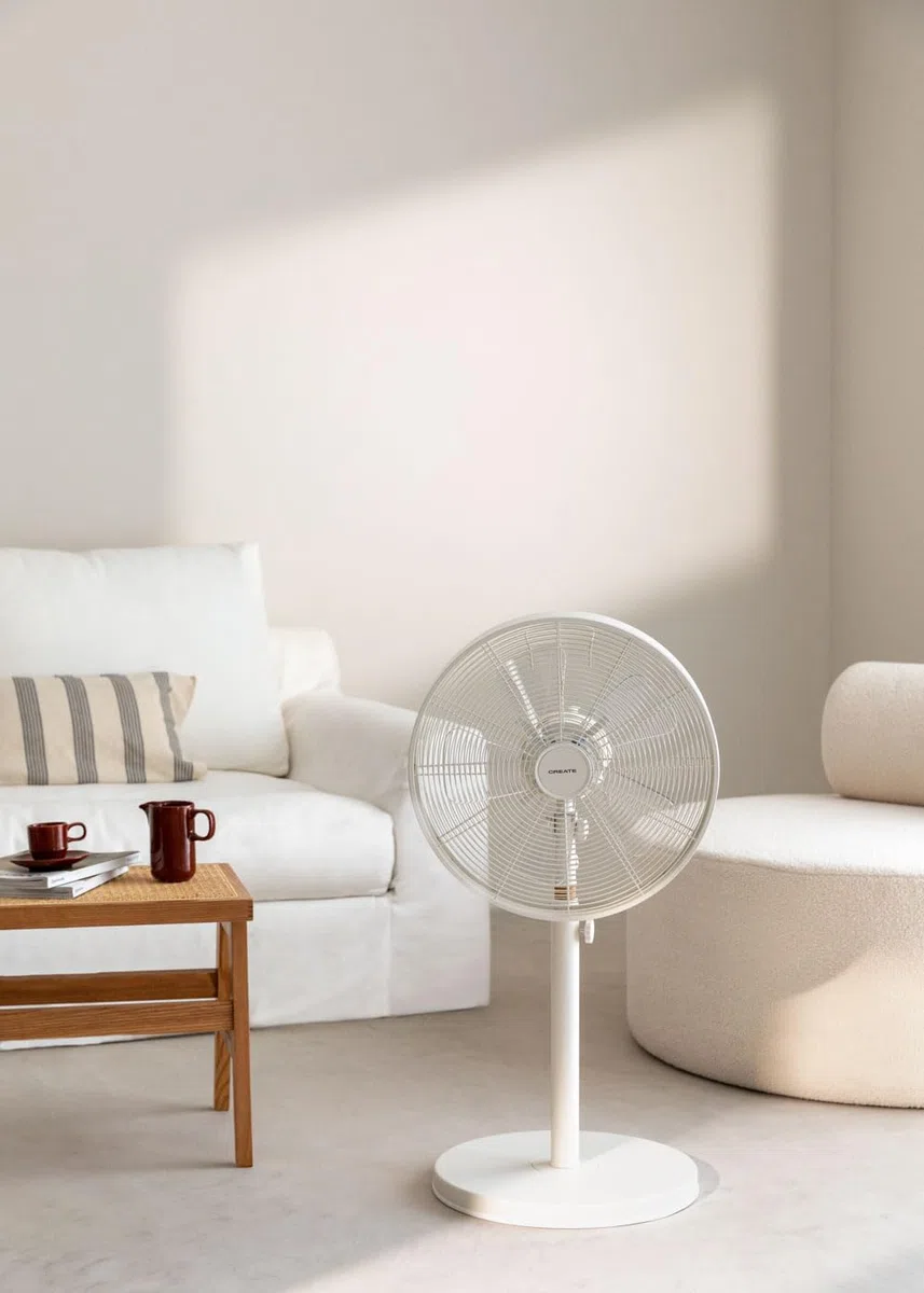 CREATE / AIR STAND WOOD/Ventilador de pie oscilante blanco roto / 50W, altura regulable y ajustable, 3 velocidades, sistema de seguridad, Ø40, mortor de cobre