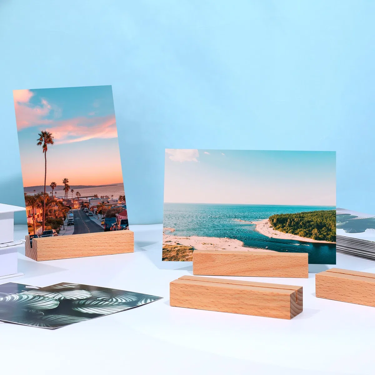 16 Piezas Soportes para Tarjetas de Madera, 10x3x2cm Soporte Fotos para Bodas, Banquetes y Fiestas, Portanúmeros Portamenús de Mesa para Restaurantes (Oscuro)