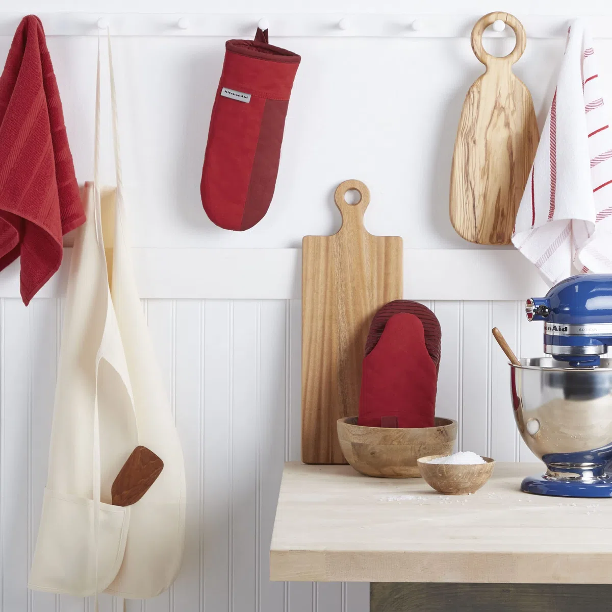 KitchenAid Beacon - Juego de Guantes de Horno Antideslizantes de Dos Tonos, Color Rojo pasión/Burdeos, 5.75 x 13 Pulgadas, 2 Piezas