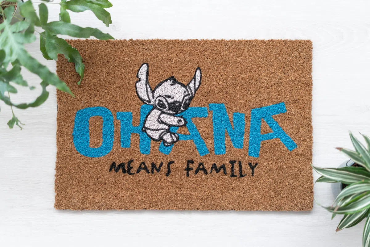 Grupo Erik Felpudo Disney Stitch Ohana - Felpudo entrada casa originales 40 x 60 cm - Alfombra entrada casa exterior antideslizante - Fabricado en fibra de coco - Productos con licencia oficial