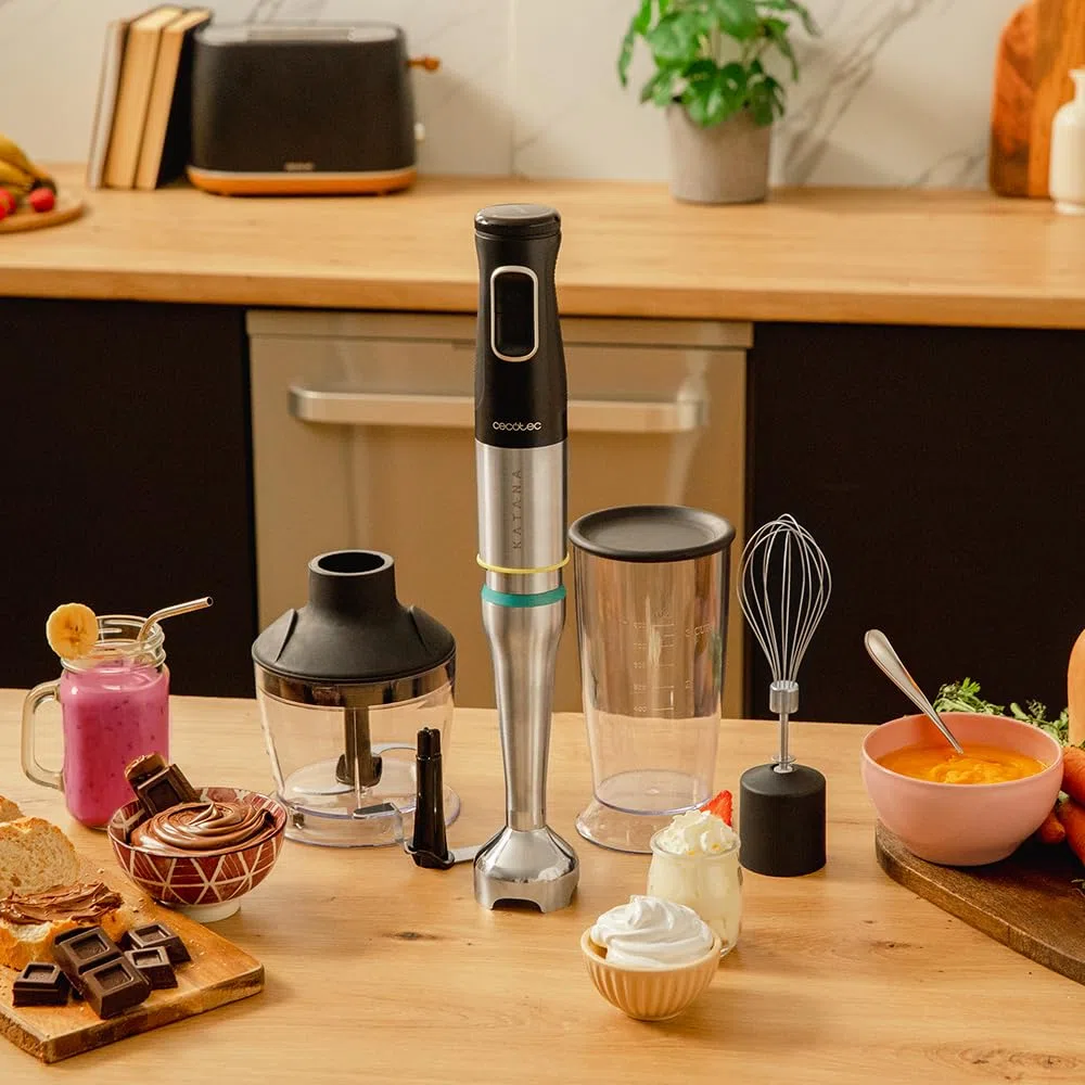 Cecotec Batidora de Mano Katana 12 Chop B. 1200 W, 21 Velocidades y Turbo, 4 Hojas con Titanio Negro, Campana antisalpicaduras, Pie extralargo, Vaso 800 ml, Kit de accesorios