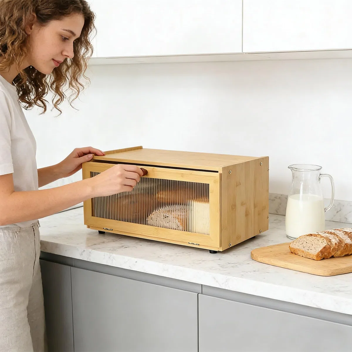 Gestor de pan compacto con agujeros de circulación y construcción para la conservación de productos de panadería, contenedor de pan ventilado