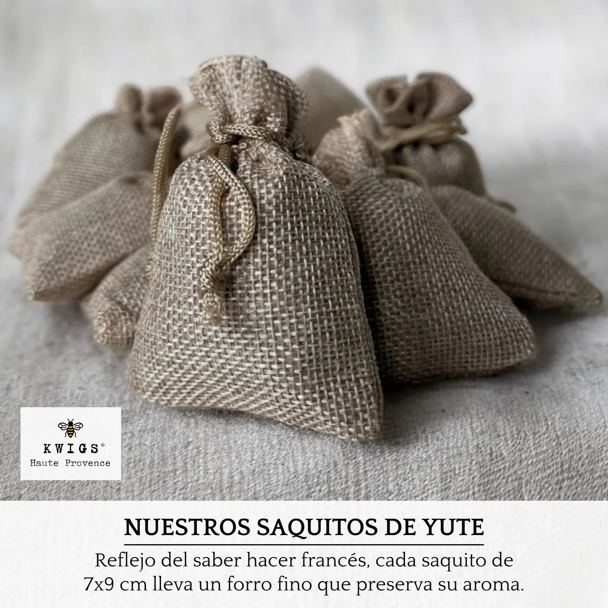 Bolsitas de Lavanda para Armarios - 12 Saquitos de Lavanda Seca Natural de Provenza sin OGM, en Yute Forrado y Rellenos a Mano - para Ropa, Cajones, Armarios - Flores de Provenza – Nueva Cosecha