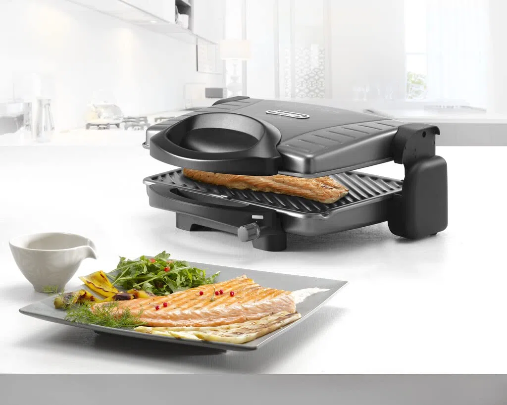 Delonghi Grigliatutto CG298.BK Parilla Eléctrica, 1800 W, Acero Inoxidable/Revestimiento Antiadherente, 3 Velocidades, Negro