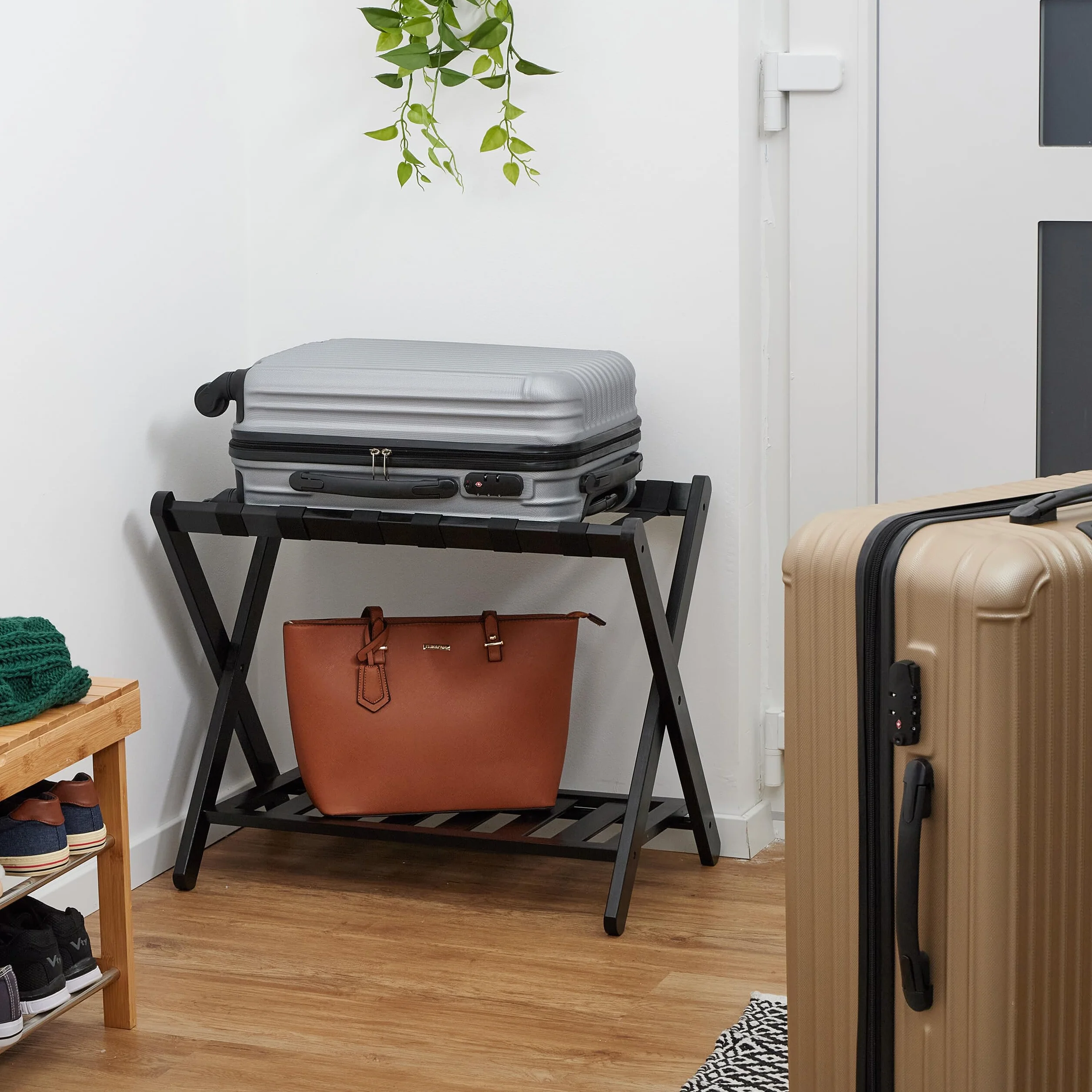 Relaxdays Soporte para Maletas, Plegable, 56 x 68,5 x 41,5 cm, Portamaletas para Hotel con Balda, Reposamaletas, Negro