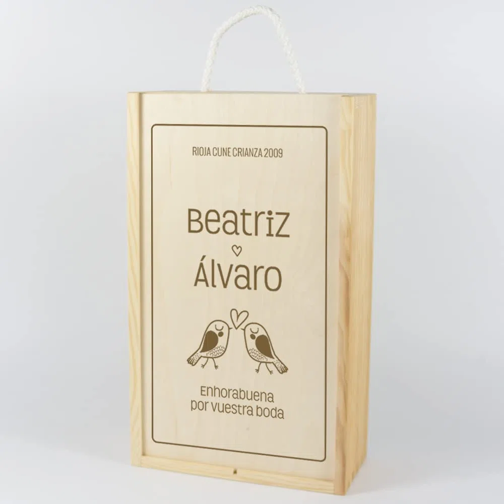 CALLE DEL REGALO Caja de Madera para dos Botellas de Vino grabada con título, Nombres y dedicatoria. Número de Botellas a Elegir