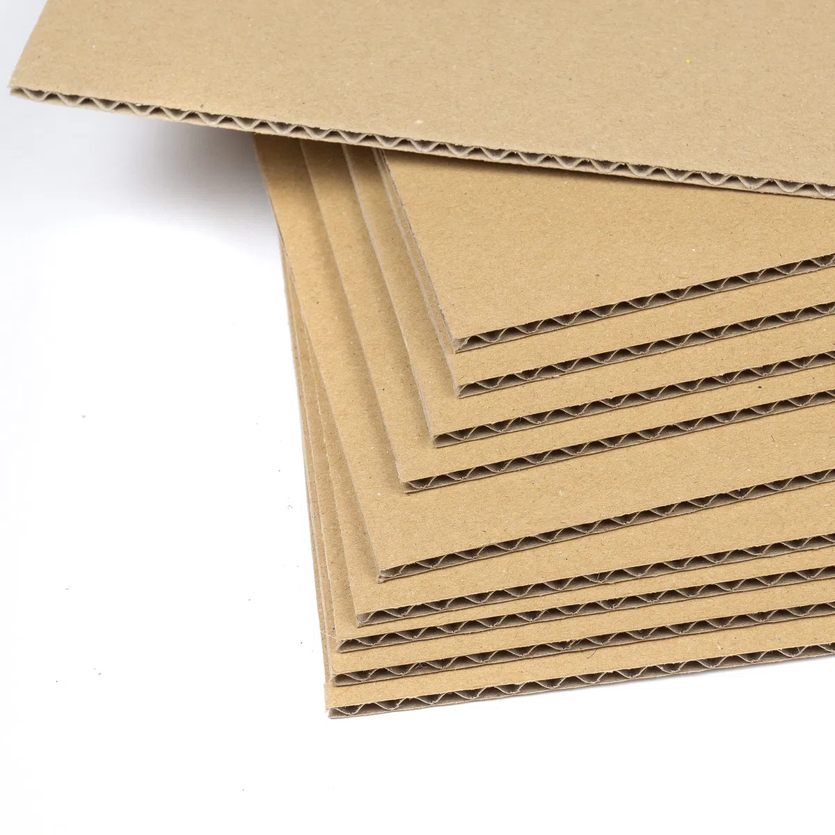 30 planchas de Cartón Corrugado A4 (210 x 297 mm), Laminas de cartón ondulado rígido 4 mm marrón kraft, para manualidades, envíos, cajitas, maquetas