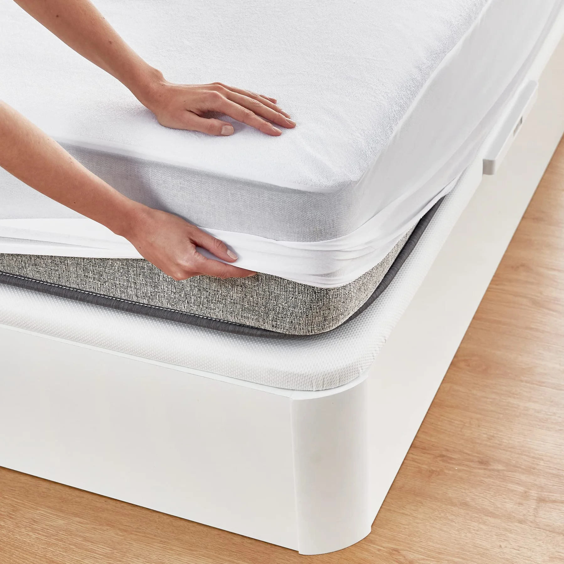 Pikolin Home - Protector de Colchón Impermeable Rizo y Transpirable Absorbente, Certificado Oeko-Tex, para Cama de 150, hasta 32 cm de Altura - Cubrecolchón 150 x 190/200 cm
