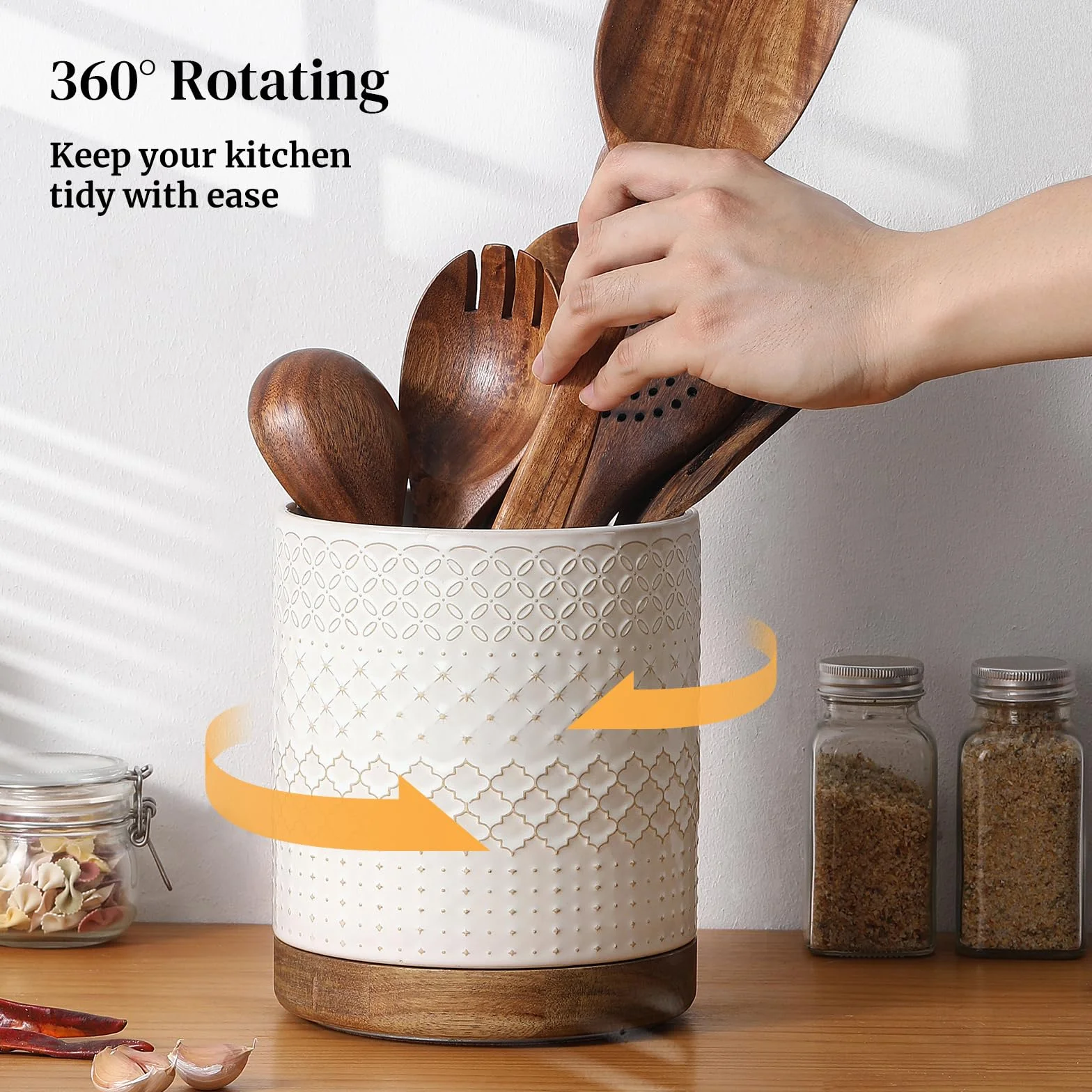 DOWAN Utensilienhalter Küche Drehbar, Küchenutensilienhalter Keramikbehälter für Küchenutensilien, Küchenutensilien Aufbewahrung Beige mit Relief, Utensilienbehälter groß für Kochlöffel