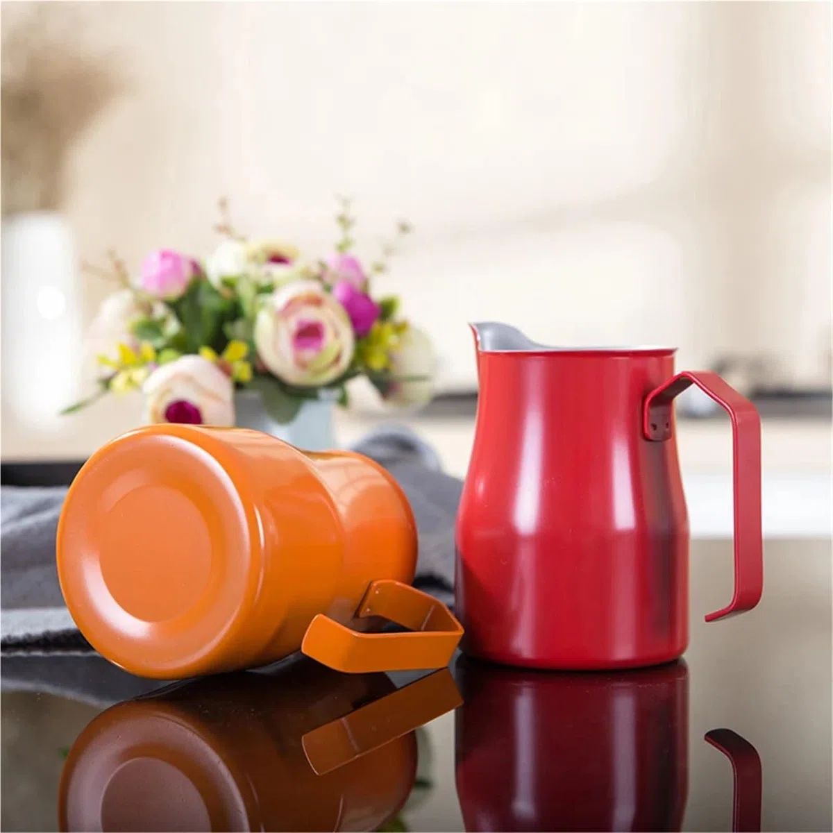 Jarra de Leche de Acero Inoxidable Jarra for espumar leche de acero inoxidable: vierta sobre la tetera café Taza for humeante(700ml,Orange)