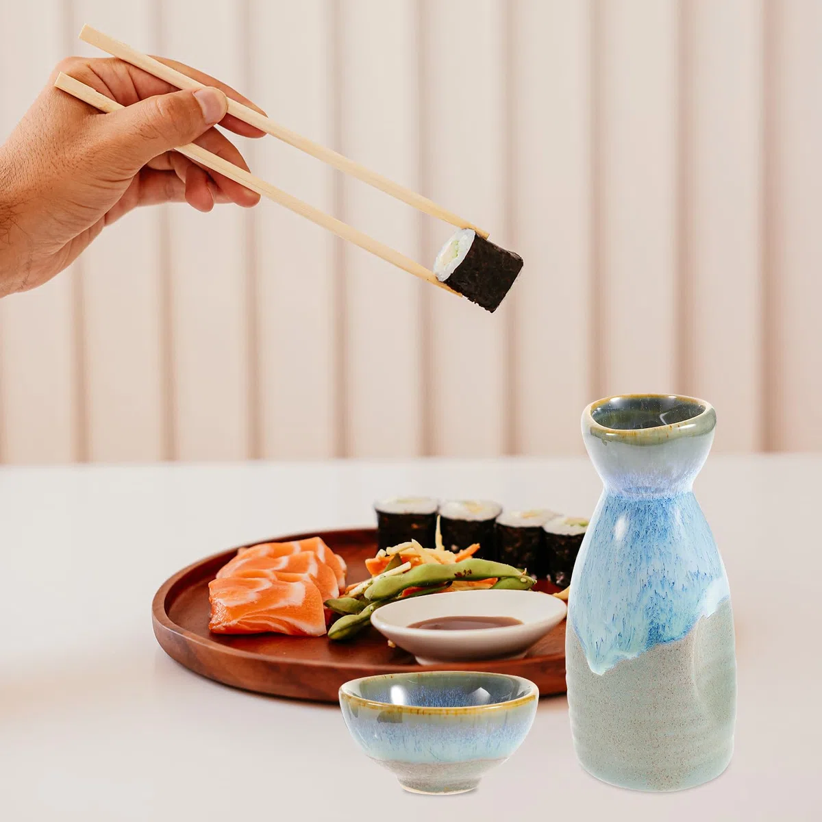 DOITOOL Juego De Sake Japonés Cerámico Tradicional Con Hervidor Y 4 Copas De Vino Para Hogar Restaurante Fiesta Y Regalo Navideño